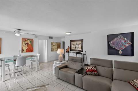 1045 10th Street 301, Miami Beach FL - photo 14 of 44