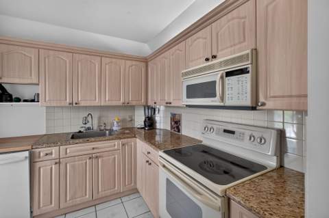 1045 10th Street 301, Miami Beach FL - photo 21 of 44