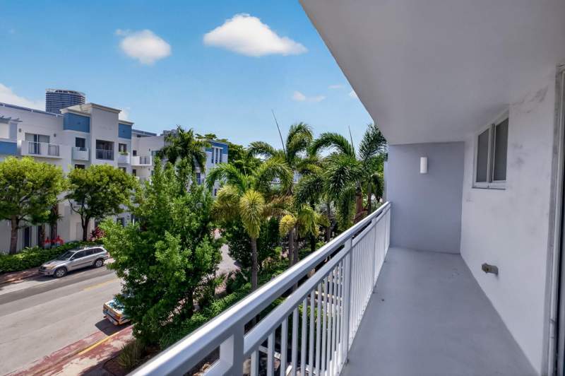 1 bedroom Condominium at 1045 10th Street 301, The Park Gardens Condo, Miami Beach — photo 5