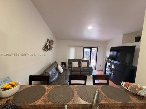 6641 NW 174th Ter, Hialeah FL - photo 9 of 32