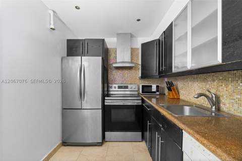 1000 West Ave 309, Miami Beach FL - photo 6 of 37