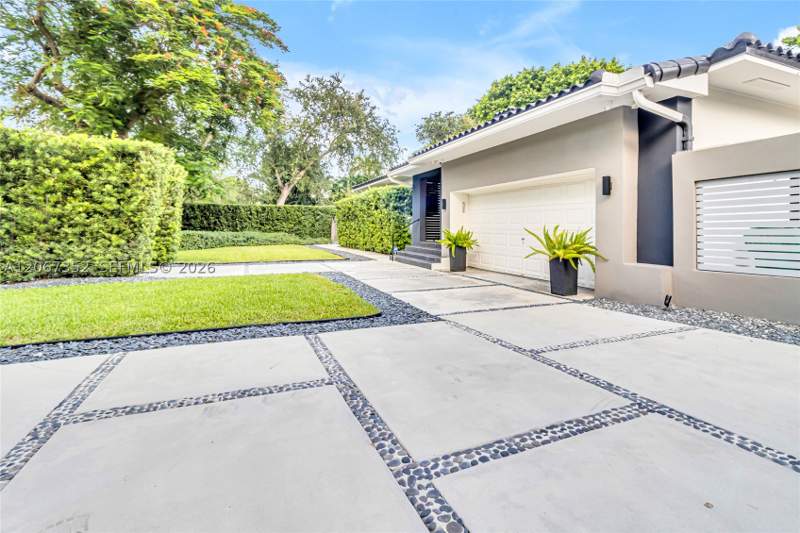 4 bedroom SingleFamilyResidence at 460 NE 50th Ter, Bayshore Plaza Unit 5, Miami — photo 4