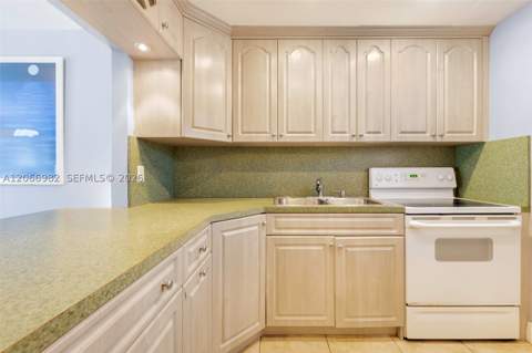 100 Edgewater Dr 309, Coral Gables FL - photo 7 of 22