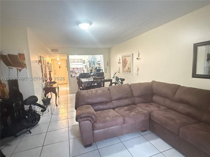 2 bedroom Condominium at 422 NE 210th Cir Ter 105-1, Monterey Village-Two Cond, Miami — photo 5