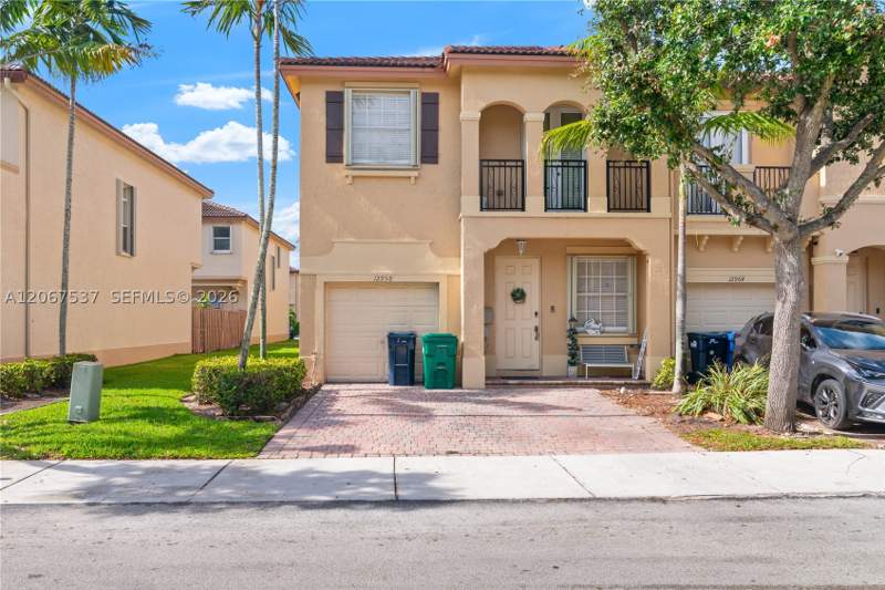 4 bedroom Townhouse at 12958 SW 135th St, Courts At Tuscany West, Miami — photo 4