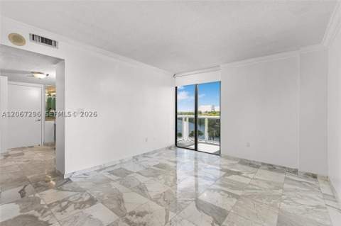 20505 E Country Club Dr 533, Aventura FL - photo 10 of 24