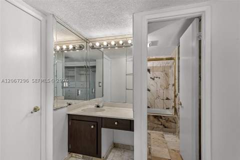20505 E Country Club Dr 533, Aventura FL - photo 13 of 24