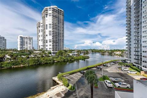 20505 E Country Club Dr 533, Aventura FL - photo 18 of 24