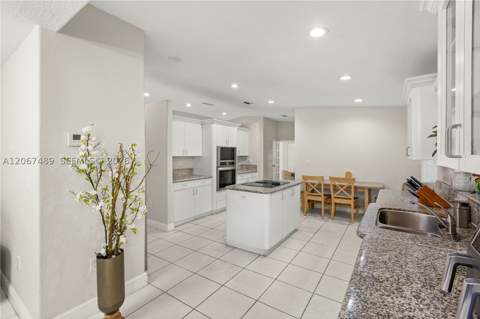 9840 NW 28th Ter, Doral FL - photo 15 of 39