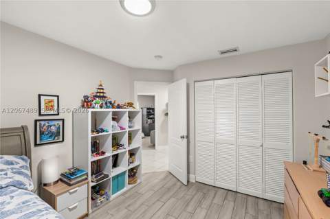 9840 NW 28th Ter, Doral FL - photo 24 of 39