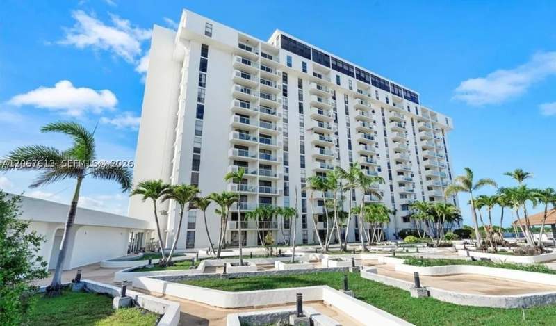1 bedroom Condominium at 13499 Biscayne Blvd Ph1712, Sailboat Cay Condo, North Miami — photo 2