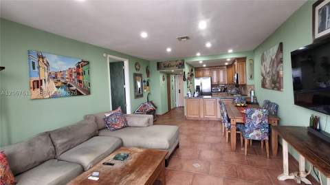 13499 Biscayne Blvd Ph1712, North Miami FL - photo 6 of 11