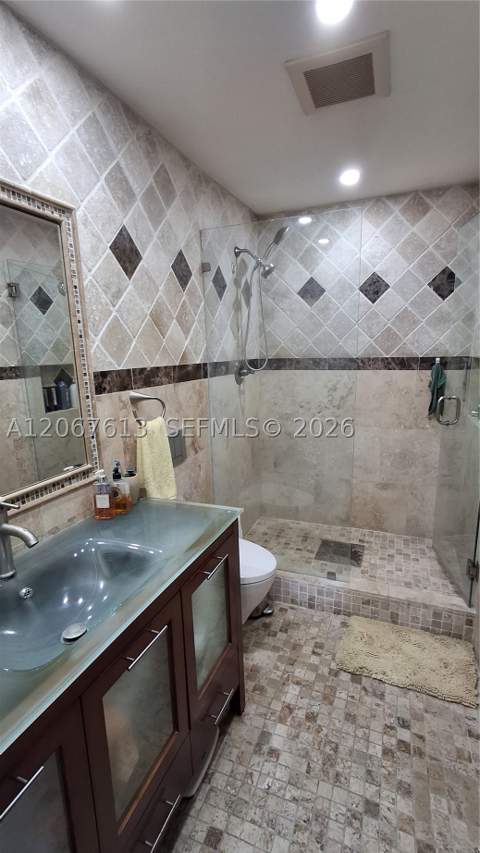 13499 Biscayne Blvd Ph1712, North Miami FL - photo 7 of 11