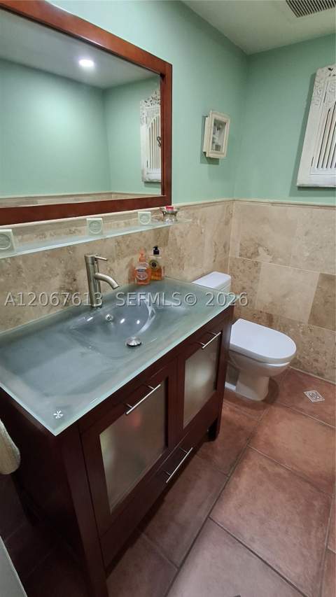 13499 Biscayne Blvd Ph1712, North Miami FL - photo 8 of 11