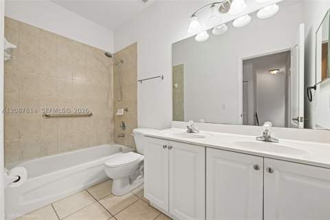 8666 NW 109th Ct 8666, Doral FL - photo 13 of 19