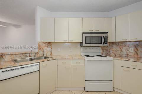 6272 NW 186th St 106, Miami FL - photo 14 of 23