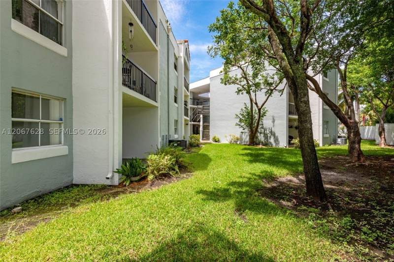 2 bedroom Condominium at 6272 NW 186th St 106, Mediterranean Villas Cond, Miami — photo 3