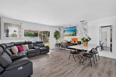 12219 SW 198th Ter, Miami FL - photo 10 of 33
