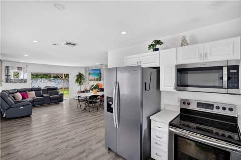 12219 SW 198th Ter, Miami FL - photo 9 of 33