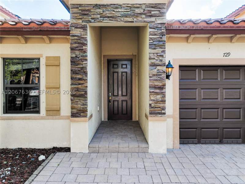 4 bedroom SingleFamilyResidence at 729 SE 34th Ave, Baywinds Of Flores, Homestead — photo 2