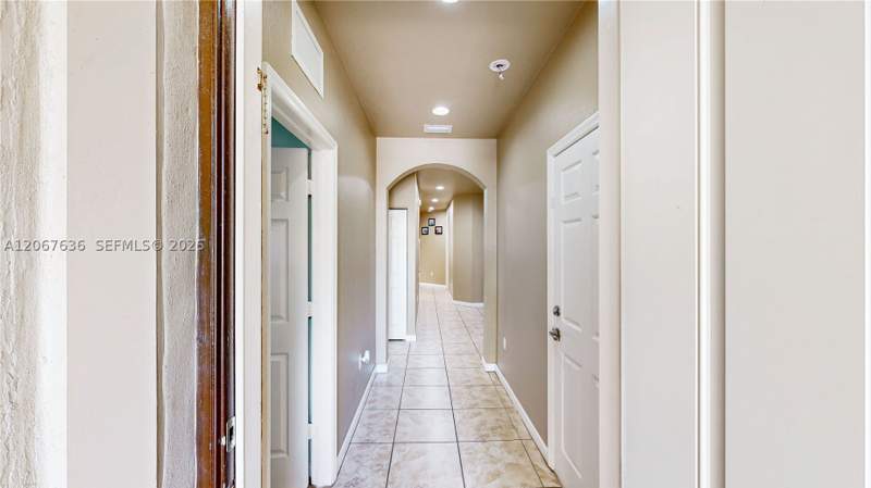 4 bedroom SingleFamilyResidence at 729 SE 34th Ave, Baywinds Of Flores, Homestead — photo 3