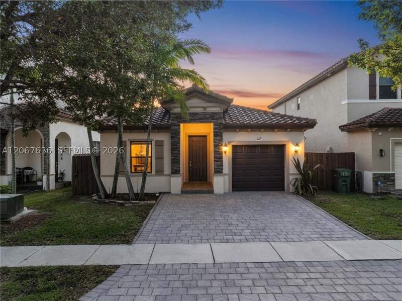 4 bedroom SingleFamilyResidence at 729 SE 34th Ave, Baywinds Of Flores, Homestead — photo 4