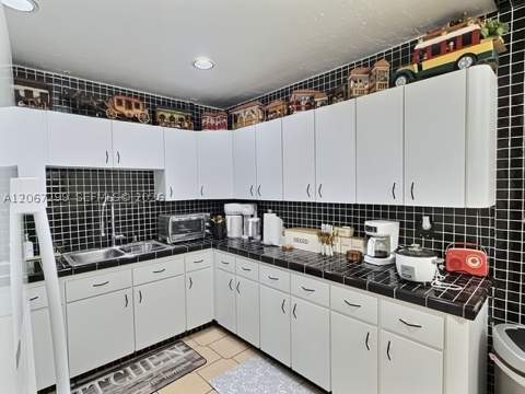 1885 SW 21st Ter, Miami FL - photo 12 of 36