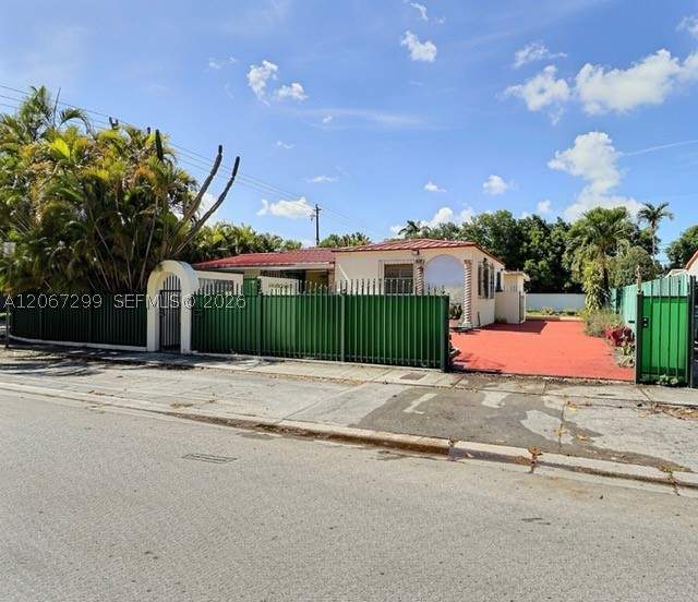 3 bedroom SingleFamilyResidence at 1885 SW 21st Ter, Shenandoah Manor Sec B, Miami — photo 4