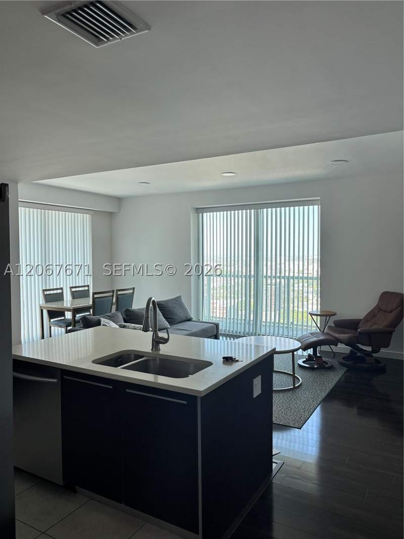 2 bedroom Condominium at 1900 N Bayshore Dr 4011, Quantum On The Bay Condo, Miami — photo 2