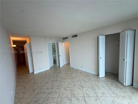 7601 E Treasure Dr 2007, North Bay Village FL - photo 11 of 20