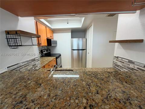 7601 E Treasure Dr 2007, North Bay Village FL - photo 13 of 20