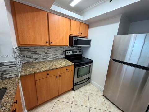 7601 E Treasure Dr 2007, North Bay Village FL - photo 14 of 20