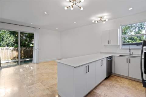 2784 SW 34th Ave, Miami FL - photo 14 of 49