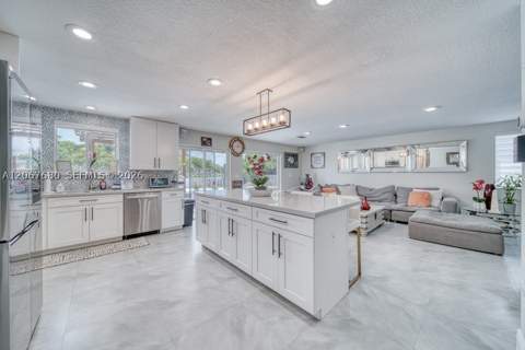 8611 SW 207th Ter, Cutler Bay FL - photo 14 of 46