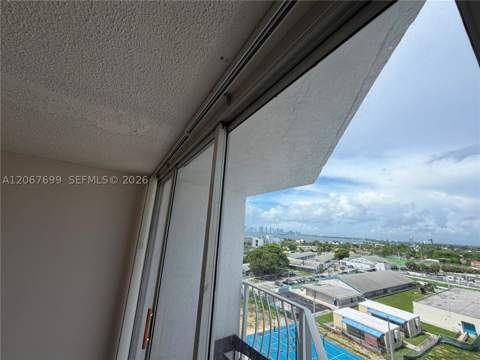 7601 E Treasure Dr 2220, North Bay Village FL - photo 10 of 21