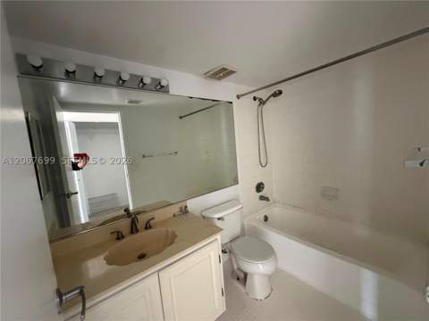 7601 E Treasure Dr 2220, North Bay Village FL - photo 16 of 21