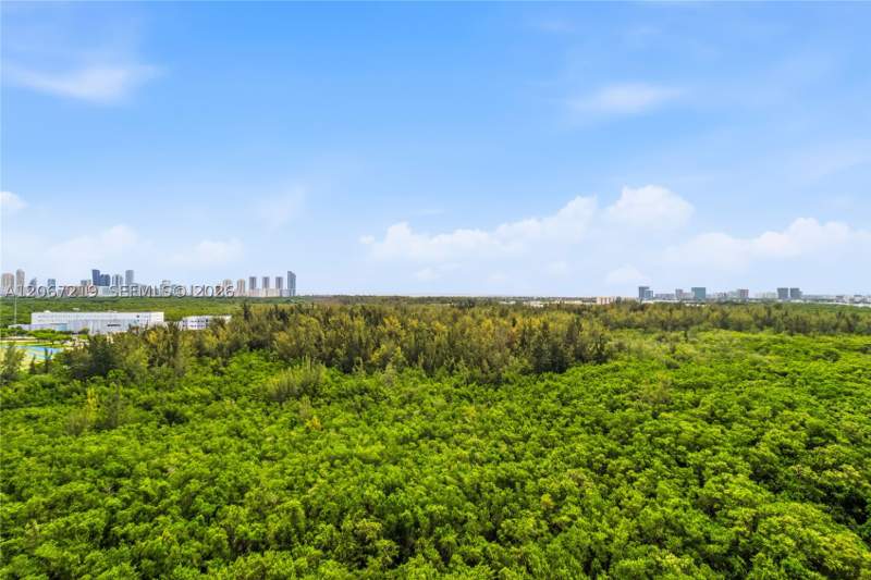 2 bedroom Condominium at 14951 Royal Oaks Ln 1604, The Oaks I Condo, North Miami — photo 4