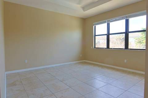 634 NE 193rd Terrace, Miami FL - photo 10 of 28