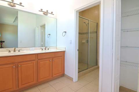 634 NE 193rd Terrace, Miami FL - photo 15 of 28