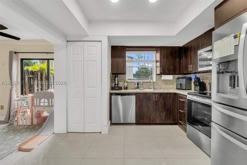 3 bedroom Townhouse at 8140 SW 209th St, Saga Bay Townhomes, Cutler Bay — photo 4