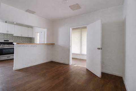915 SW 9th Ct, Miami FL - photo 14 of 32