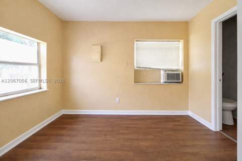 915 SW 9th Ct, Miami FL - photo 9 of 32