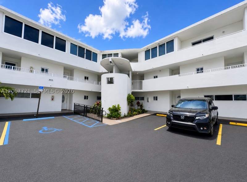 2 bedroom Condominium at 5611 W 25th Ct 8A, Savannah Apartments Condo, Hialeah — photo 2