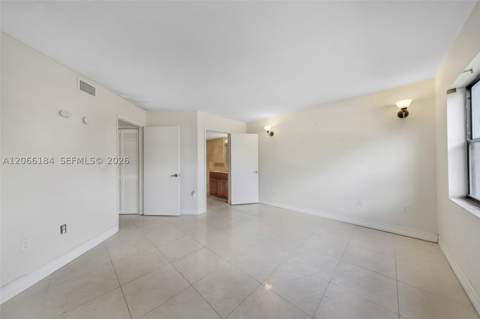 9405 Fontainebleau Blvd 112, Miami FL - photo 13 of 44