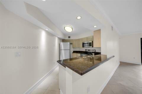 9405 Fontainebleau Blvd 112, Miami FL - photo 6 of 44