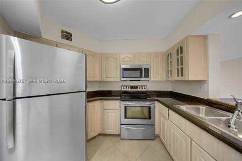 9405 Fontainebleau Blvd 112, Miami FL - photo 7 of 44