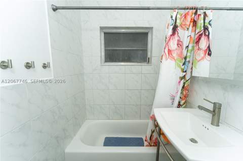 6250 NW 41st St, Virginia Gardens FL - photo 15 of 29