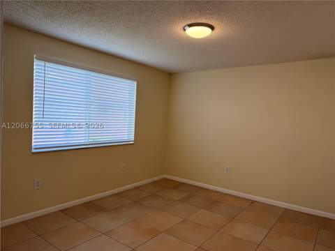 8019 Lake Dr 202, Doral FL - photo 10 of 13