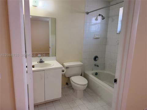 8019 Lake Dr 202, Doral FL - photo 12 of 13