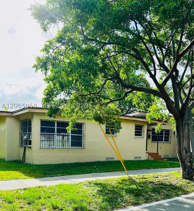 5 bedroom SingleFamilyResidence at 1300 SW 58th Ave, Sylvania Heights Resub, West Miami — photo 2
